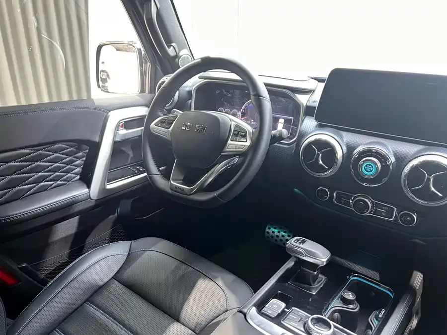 BAIC BJ40 Beijing Off-road BJ40 2024 2.0T City Hunter Glory Edition 2024 — миниатюра 4
