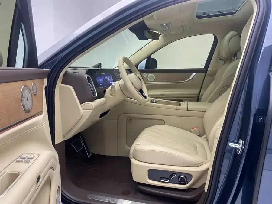 AITO M9 M9 2024 Extended Range Ultra Edition 42kWh 6-seater Edition 2024 — миниатюра 5