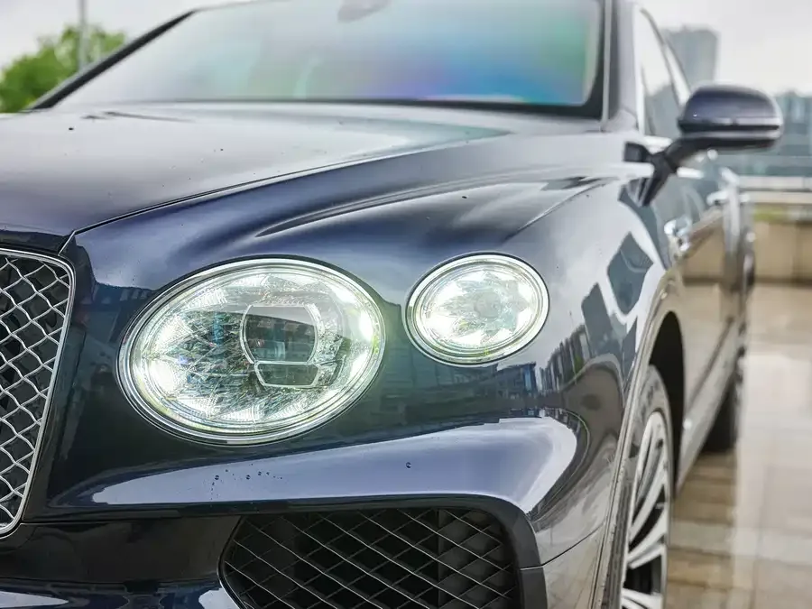 Bentley Bentayga Bentayga 2022 4.0T V8 2023 — миниатюра 2