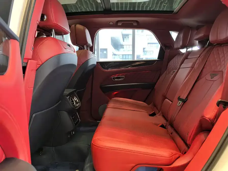 Bentley Bentayga Bentayga 2022 4.0T V8 2023 — миниатюра 4