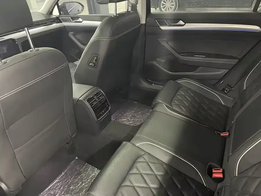 Volkswagen Magotan GTE plug-in hybrid Magotan GTE plug-in hybrid 2022 GTE luxury model 2023 — миниатюра 4