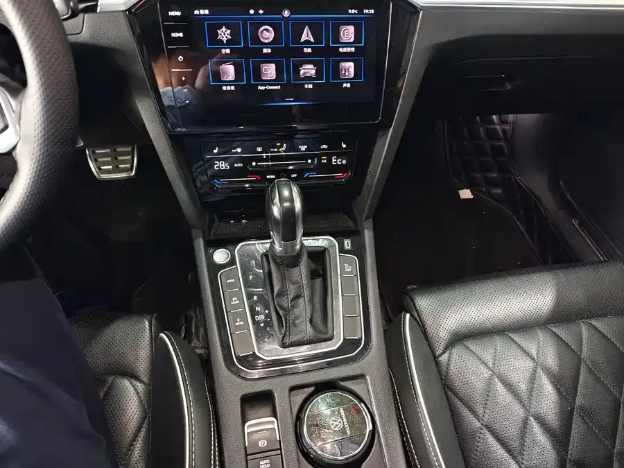 Volkswagen Magotan GTE plug-in hybrid Magotan GTE plug-in hybrid 2022 GTE luxury model 2023 — миниатюра 2