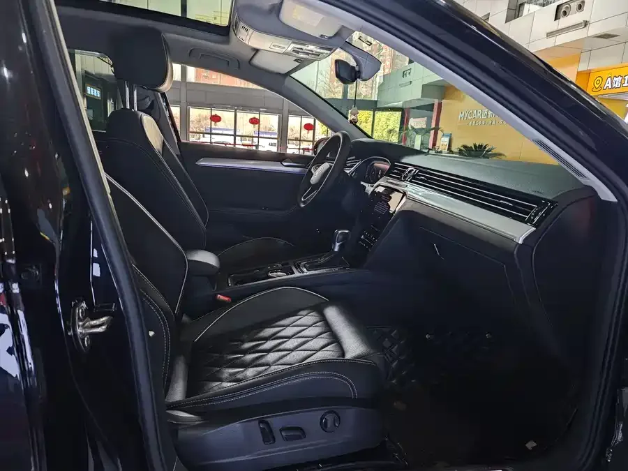 Volkswagen Magotan GTE plug-in hybrid Magotan GTE plug-in hybrid 2022 GTE luxury model 2023 — миниатюра 5
