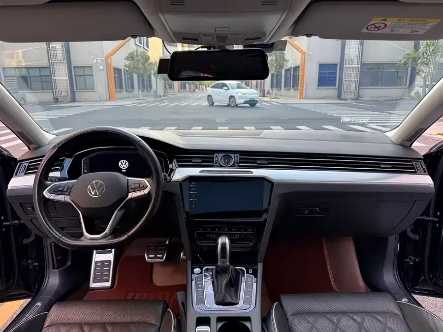 Volkswagen Magotan GTE plug-in hybrid Magotan GTE plug-in hybrid 2022 GTE luxury model 2022 — миниатюра 3