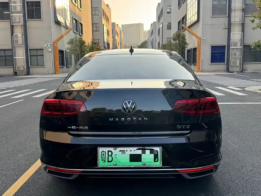 Volkswagen Magotan GTE plug-in hybrid Magotan GTE plug-in hybrid 2022 GTE luxury model 2022 — миниатюра 4