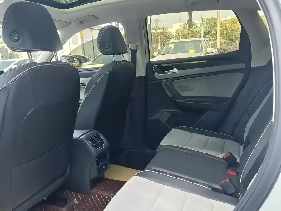 Volkswagen Tayron X Tanyue X 2023 330TSI 2WD Premium High-Energy Edition 2023 — миниатюра 5