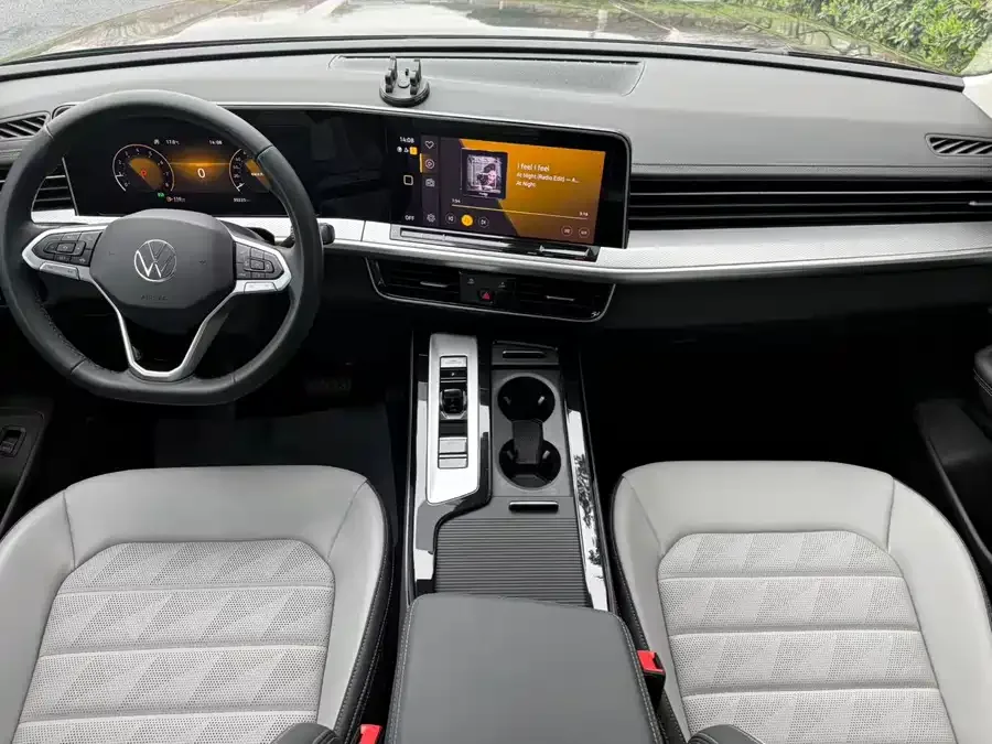 Volkswagen Tavendor 2023 Lanxun 330TSI Luxury Cruise Edition 2023 — миниатюра 2