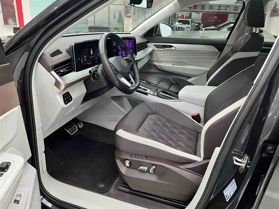 Volkswagen Tavendor 2023 Lanxun 380TSI 4WD R-Line Touring Edition 2023 — миниатюра 3