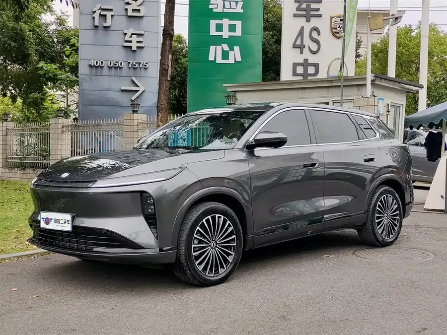 Dongfeng L8 2025