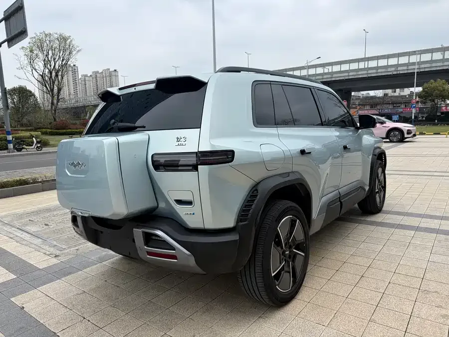 BYD Leopard Titanium 3 Titanium 3 2025 501KM 4WD Ultra Edition 2025 — миниатюра 4