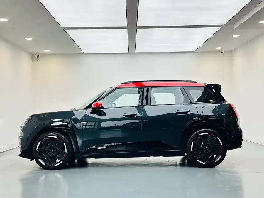 MINI electric JCW ACEMAN MINI JCW ACEMAN ELECTRIC 2025 JOHN COOPER WORKS 2025 — миниатюра 3
