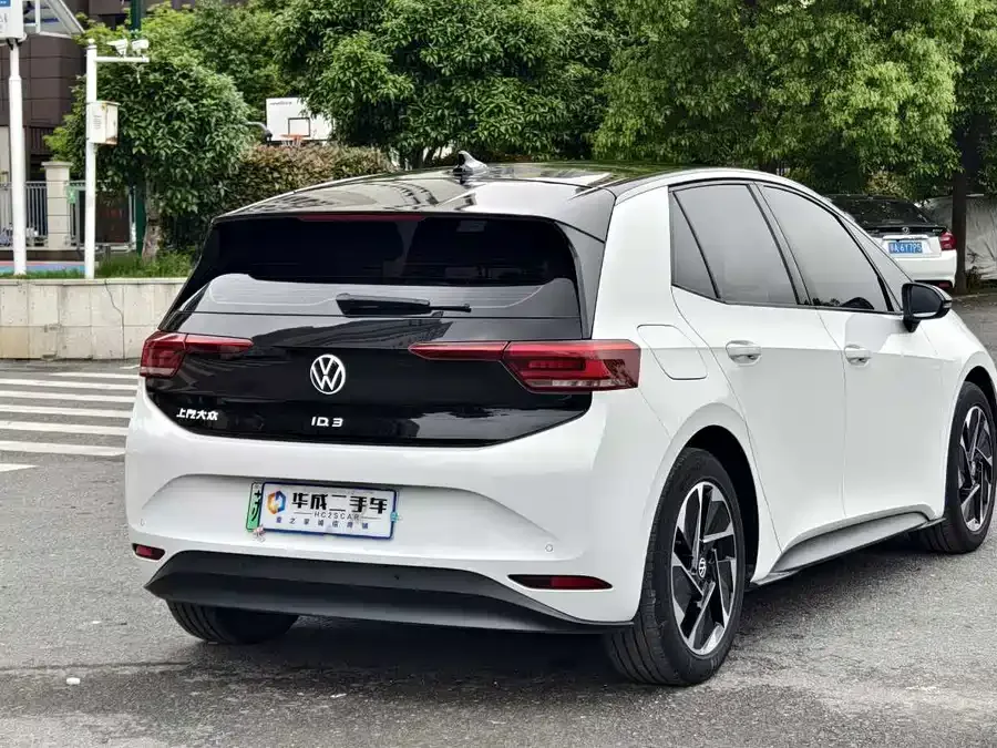 Volkswagen ID.3 Volkswagen ID.3 2024 Outstanding Edition 2024 — миниатюра 2