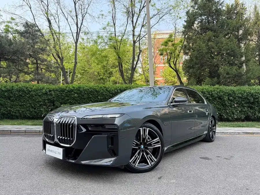 BMW i7 2023