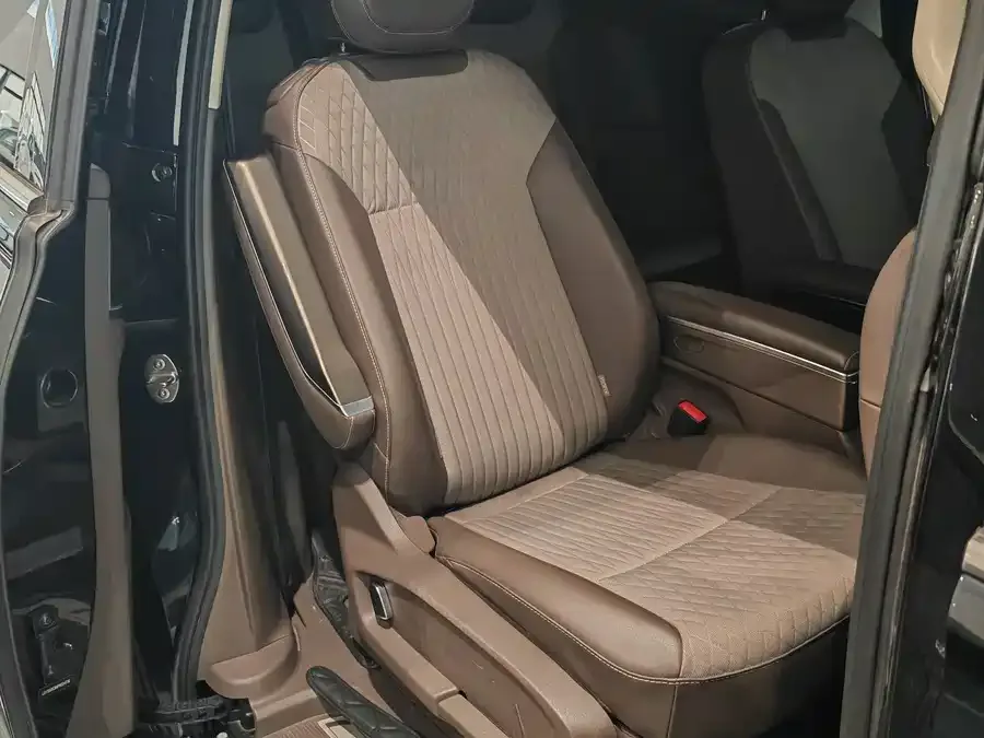 Volkswagen Viloran Weiran 2024 330TSI Business Edition 2024 — миниатюра 2