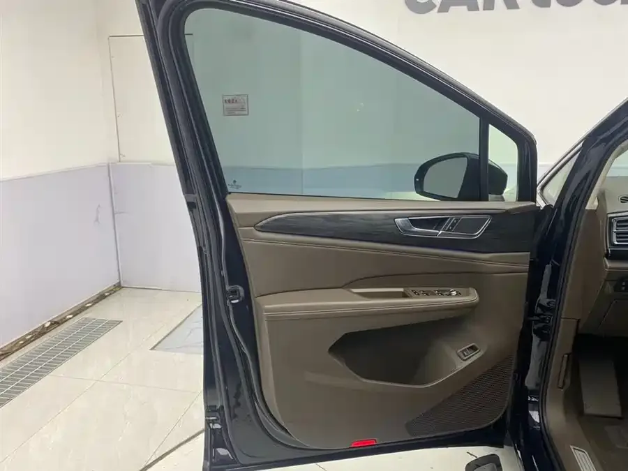 Volkswagen Viloran Weiran 2023 facelift 380TSI Zunchi Edition 2024 — миниатюра 5
