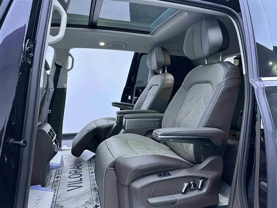 Volkswagen Viloran Weiran 2022 380TSI Premium Edition 2022 — миниатюра 3