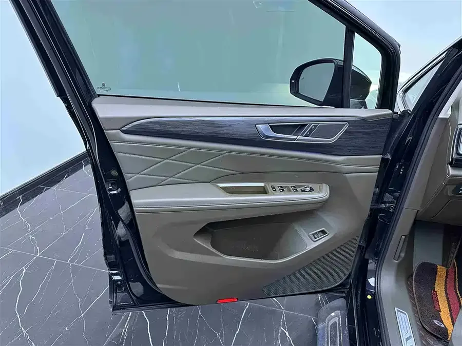 Volkswagen Viloran Weiran 2022 380TSI Premium Edition 2022 — миниатюра 5