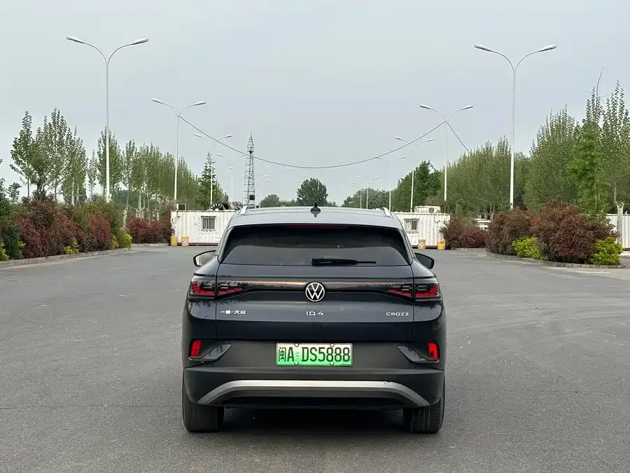 Volkswagen ID.4 CROZZ ID.4 CROZZ 2024 Pure Enjoyment Limited Edition 2024 — миниатюра 2
