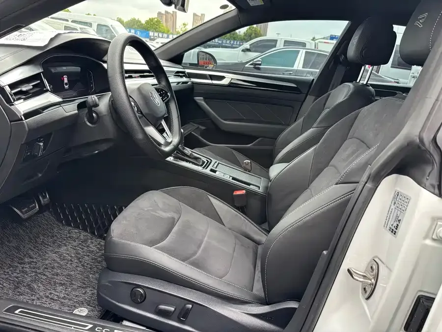 Volkswagen FAW- CC FAW-Volkswagen CC 2024 330TSI Dazzling Edition 2024 — миниатюра 3