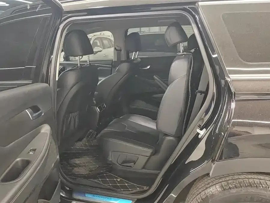 Hyundai SantaFe Santa Fe 2023 Traveler 380T GDi Automatic 2WD GLX Elite Edition 2023 — миниатюра 5