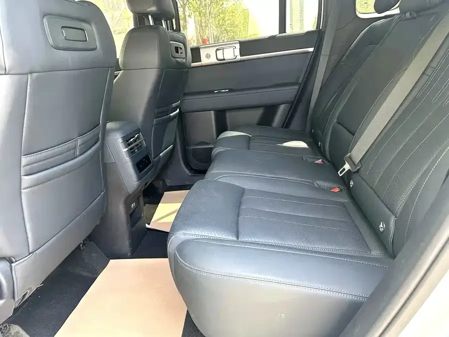 BYD Leopard Titanium 7 Titanium 7 2025 190KM Four-Wheel Drive Ultra Edition 2025 — миниатюра 2