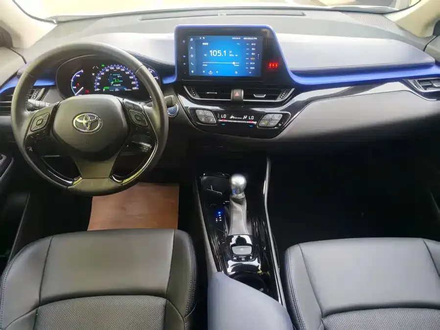 Toyota CHR 2021 Dual Engine 2.0L E-CVT Deluxe Edition 2023 — миниатюра 3