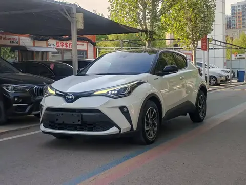 Toyota C-HR 2023 buy in Moscow