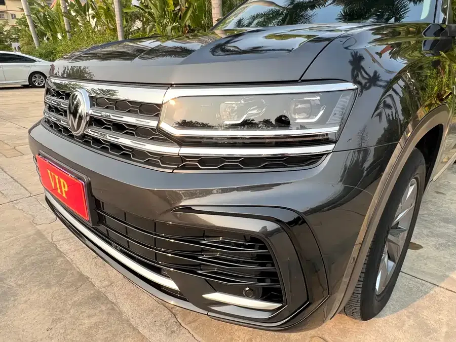 Volkswagen Teramont 2022 Touron Touron X 380TSI 4WD Luxury Edition 2022 — миниатюра 3