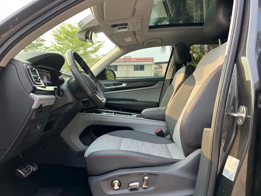 Volkswagen Teramont 2022 Touron Touron X 380TSI 4WD Luxury Edition 2022 — миниатюра 5