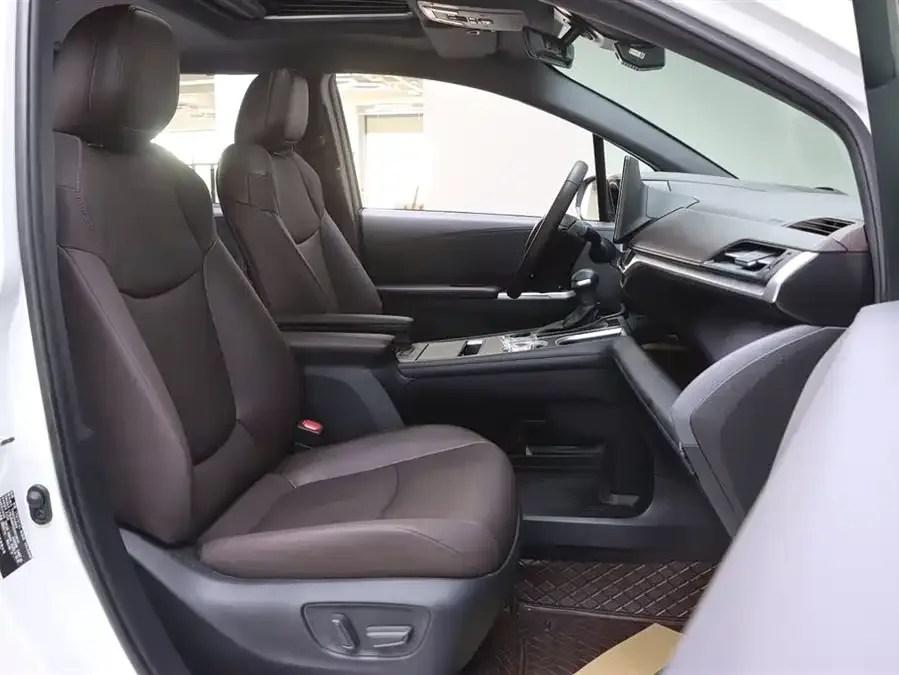 Toyota Granvia Grevia 2024 2.5L Hybrid Premium PLUS 4WD Edition 2025 — миниатюра 5