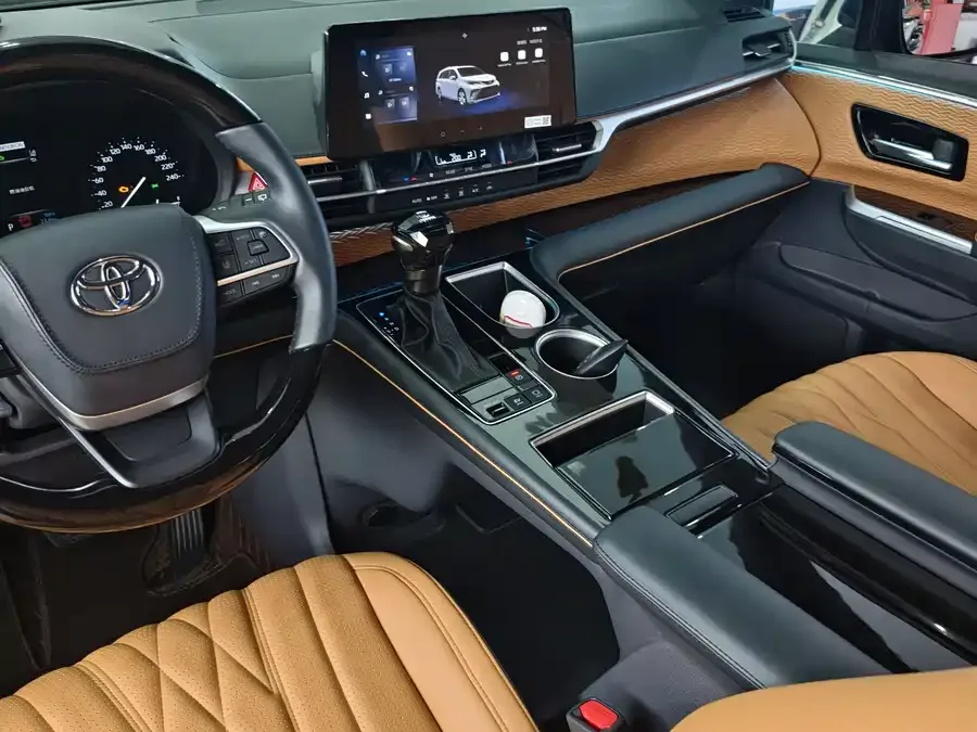 Toyota Granvia 2026 Grevia 2.5L Hybrid Luxury MAX AWD 2026 — миниатюра 5