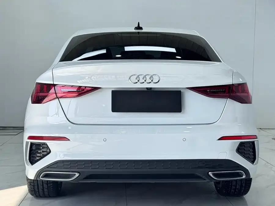 Audi A3 2021 A3L Limousine 35 TFSI Fashion Sports 2022 — миниатюра 2