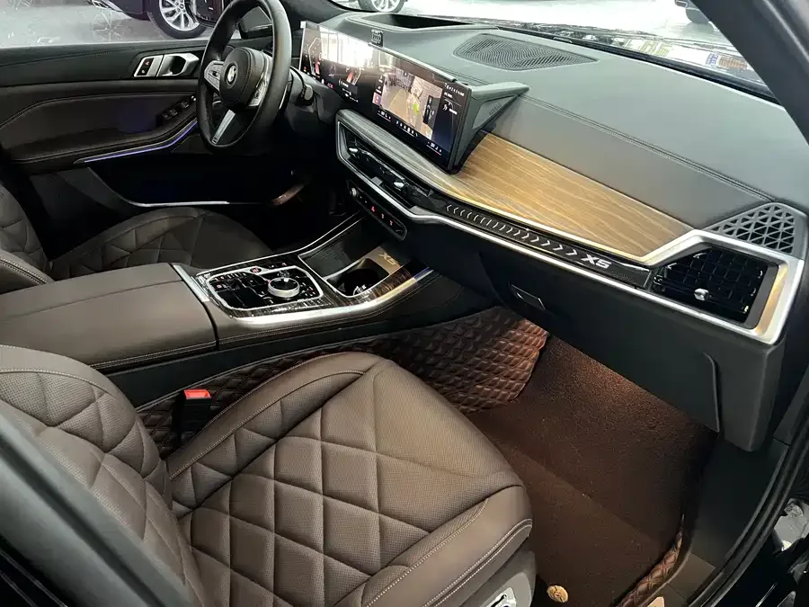 BMW X5 2023 xDrive 40Li M Sport Package 2024 — миниатюра 2