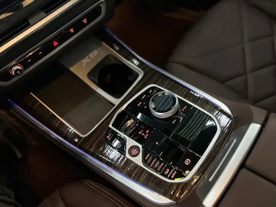 BMW X5 2023 xDrive 40Li M Sport Package 2024 — миниатюра 4