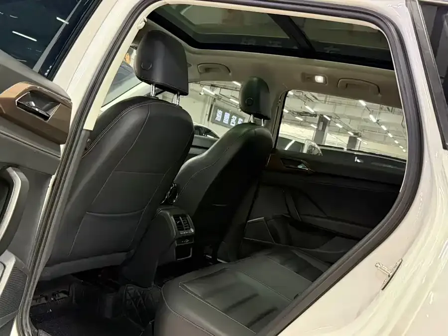 Volkswagen Tiguan (Tharu) 2021 Tuyue 280TSI 2WD Luxury Edition PLUS 2022 — миниатюра 5