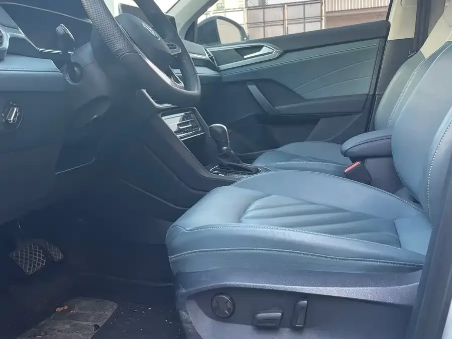 Volkswagen Tiguan (Tharu) Tuyue 2024 300TSI 2WD Moon Edition 2024 — миниатюра 3