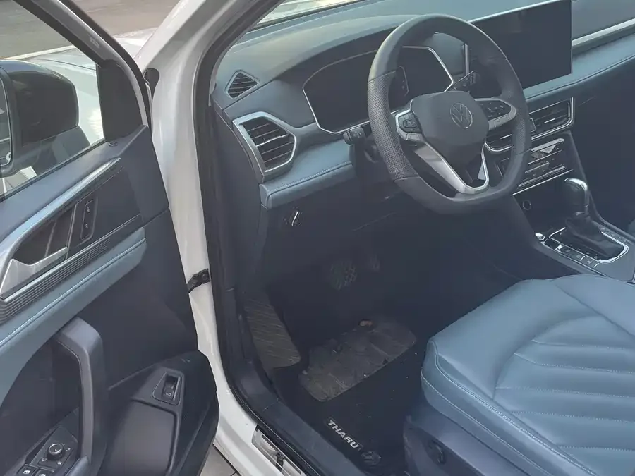 Volkswagen Tiguan (Tharu) Tuyue 2024 300TSI 2WD Moon Edition 2024 — миниатюра 5