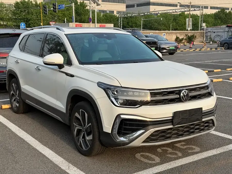 Volkswagen Tiguan (Tharu) Tuyue 2024 300TSI 2WD Full Moon Edition 2025 — миниатюра 3