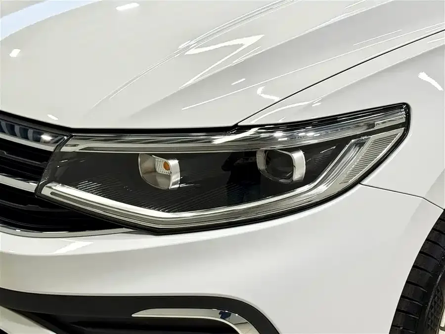 Volkswagen Bora Bora 2025 200TSI DSG Joy Travel Navigation Edition 2025 — миниатюра 3
