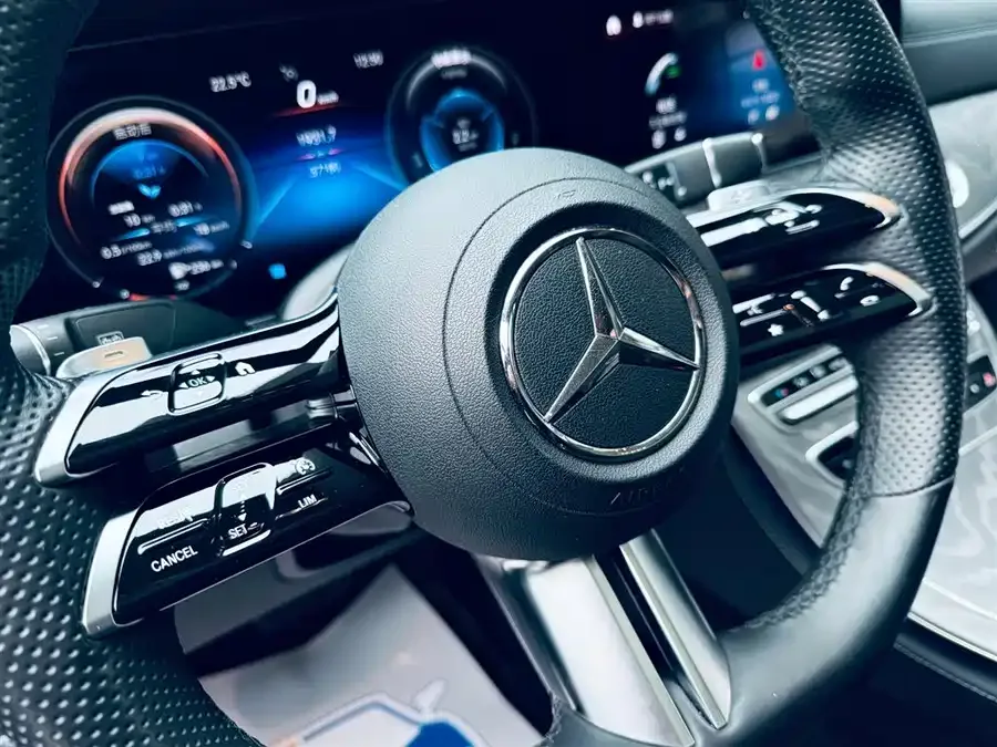 Mercedes-Benz E-class new energy Mercedes-Benz E-Class New Energy 2022 Model E 350 e L Plug-in Hybrid Sedan 2022 — миниатюра 3