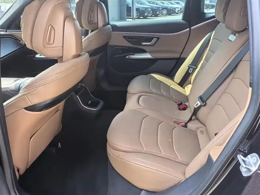 Mercedes-Benz E-Class Mercedes-Benz E-Class 2024 facelift E 300 L stylish sports model 2024 — миниатюра 4