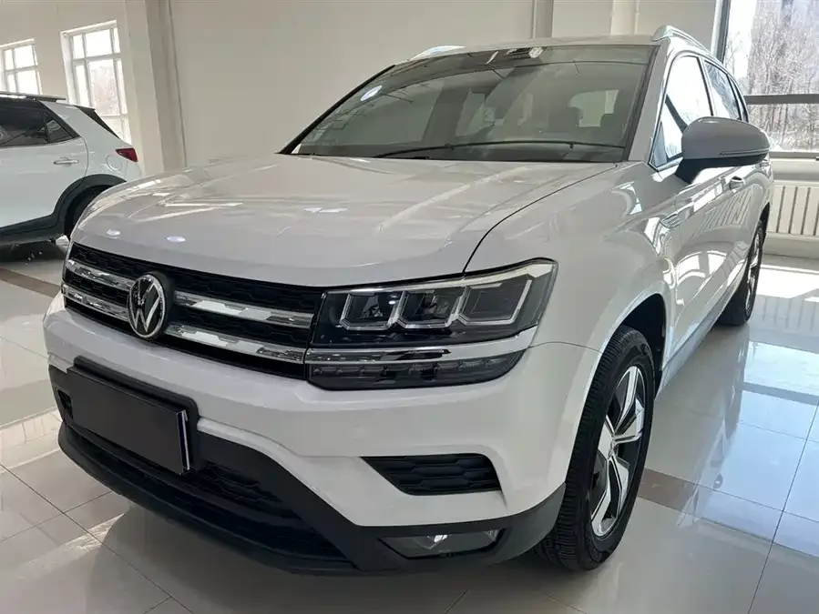 Volkswagen Tiguan (Tharu) Tuyue 2022 280TSI 2WD Comfort Edition 2022 — фото 1, купить с доставкой в Москву