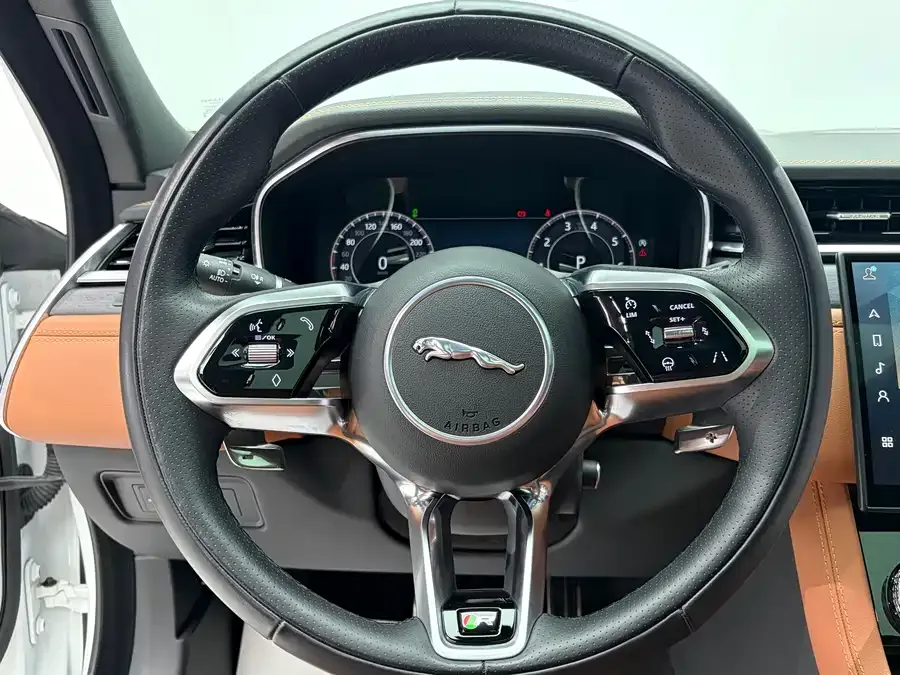 Jaguar XFL 2024 2.0T P300 4WD Flagship Sports Gilded Edition 2024 — миниатюра 5
