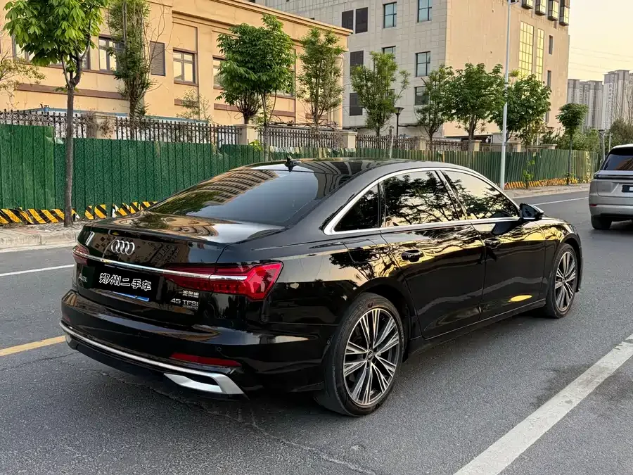 Audi A6L 2023 45 TFSI quattro premium dynamic model 2023 — миниатюра 3