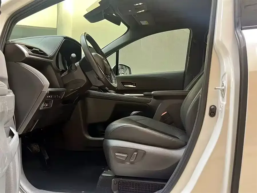 Toyota Sienna SIENNA 2023 2.5L Hybrid Premium Edition 2023 — миниатюра 3
