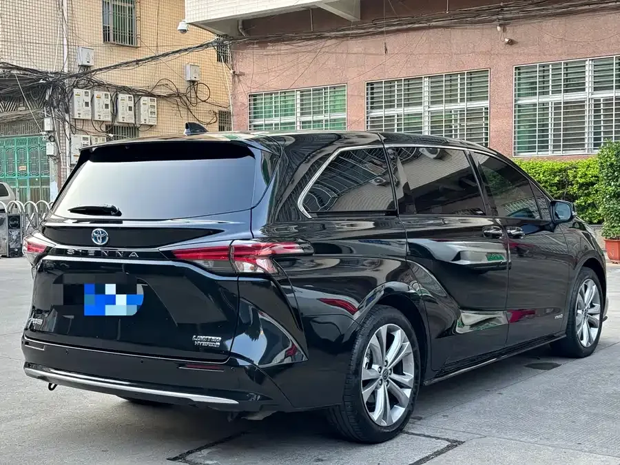 Toyota Sienna SIENNA 2023 2.5L Hybrid Premium Edition 2023 — миниатюра 2