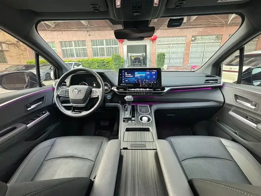 Toyota Sienna SIENNA 2023 2.5L Hybrid Premium Edition 2023 — миниатюра 3