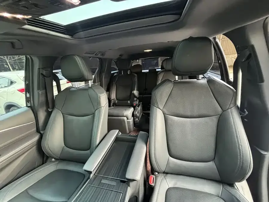 Toyota Sienna SIENNA 2023 2.5L Hybrid Premium Edition 2023 — миниатюра 4