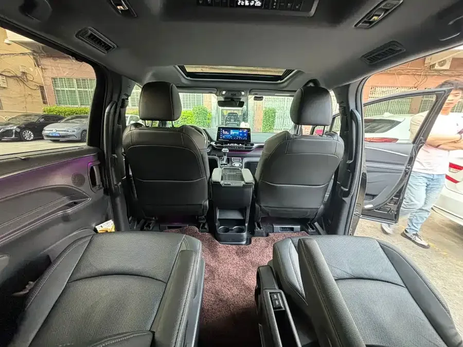 Toyota Sienna SIENNA 2023 2.5L Hybrid Premium Edition 2023 — миниатюра 5