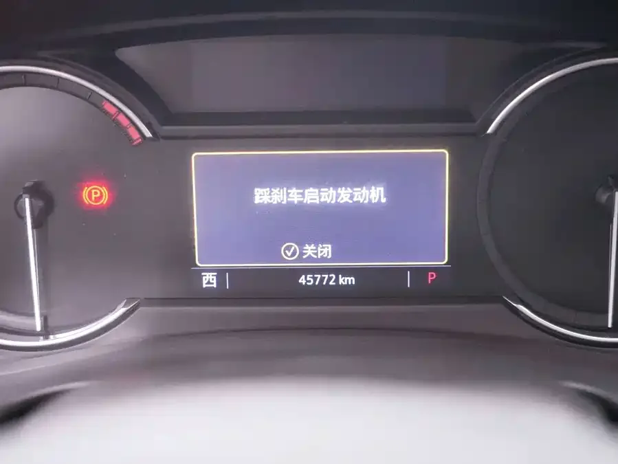 Cadillac XT4 2022 28T two-wheel drive fashion model 2022 — миниатюра 3